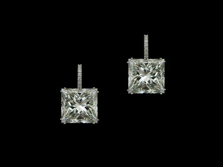 Princess diamonds earrings